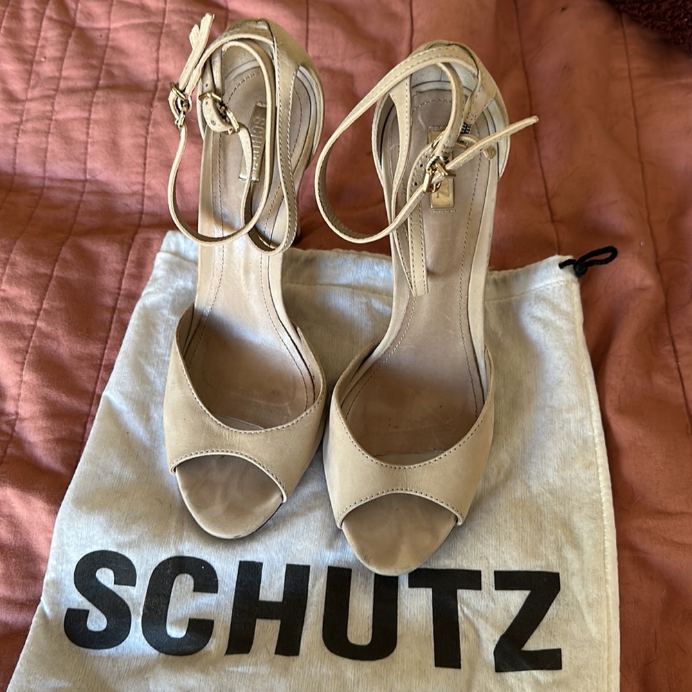 Schultz Heels - image 4